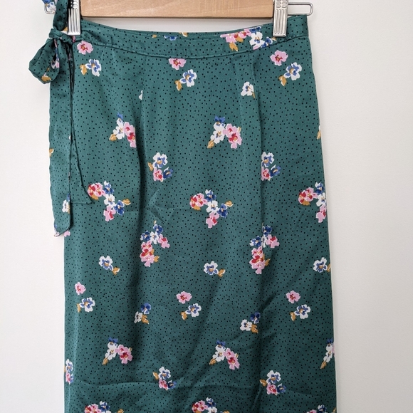 Abercrombie & Fitch midi satin skirt - Picture 2 of 3